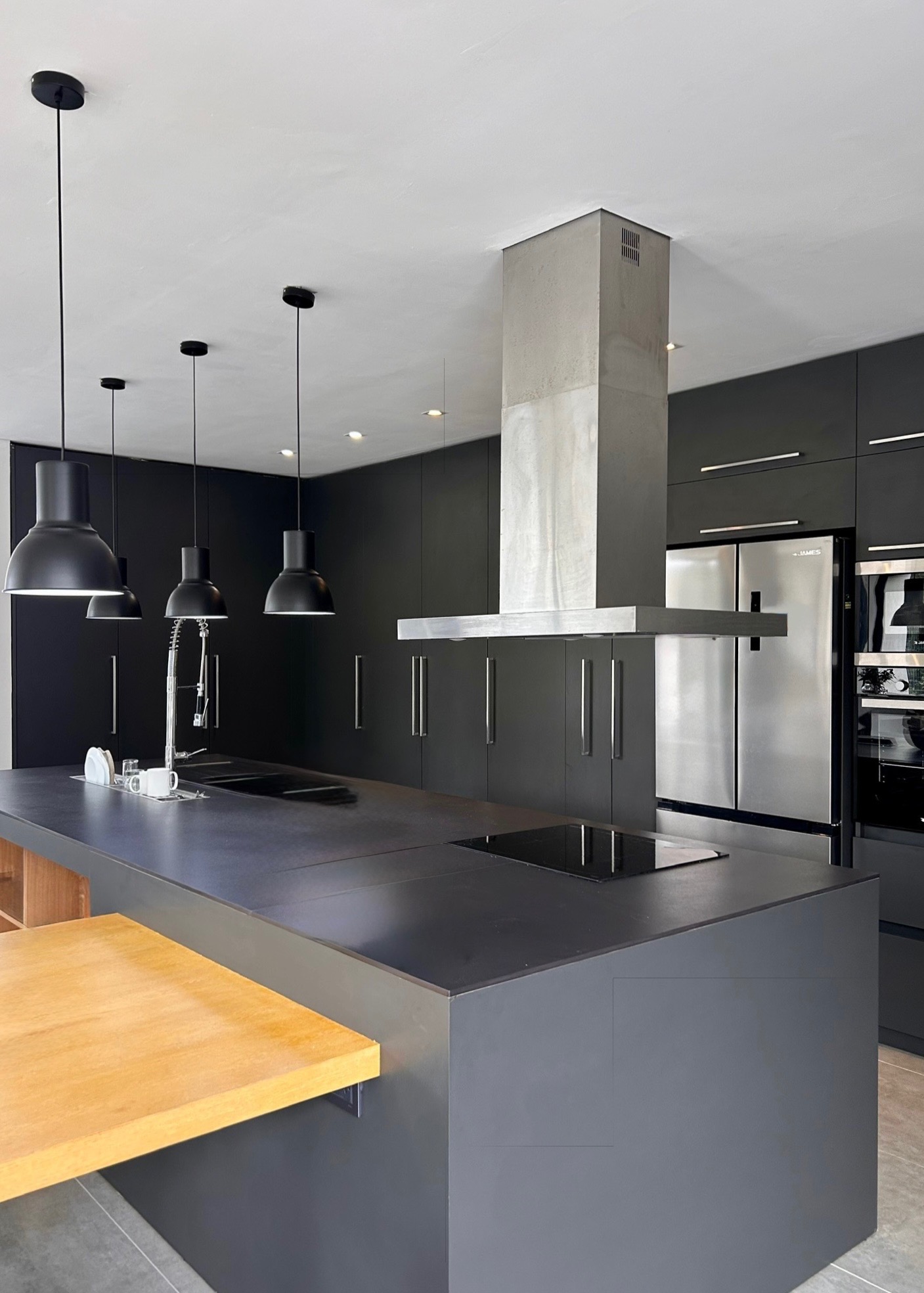 Cocina moderna con isla central